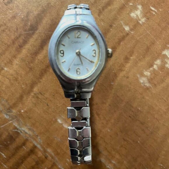 Vintage Watch: Quartz Gold Tone Watch From Carriage by Timex - Picture 1 of 1